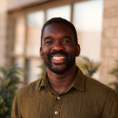 Jonathan Hinds